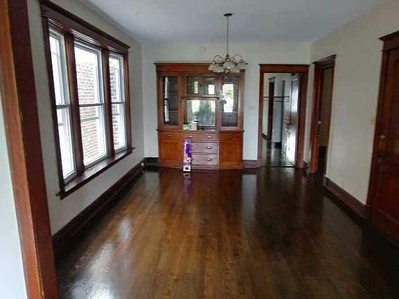 4th image of 3425 W Lyndale St Floor 2