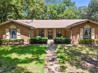 1611 Phyllis Ct, Irving, TX 75060