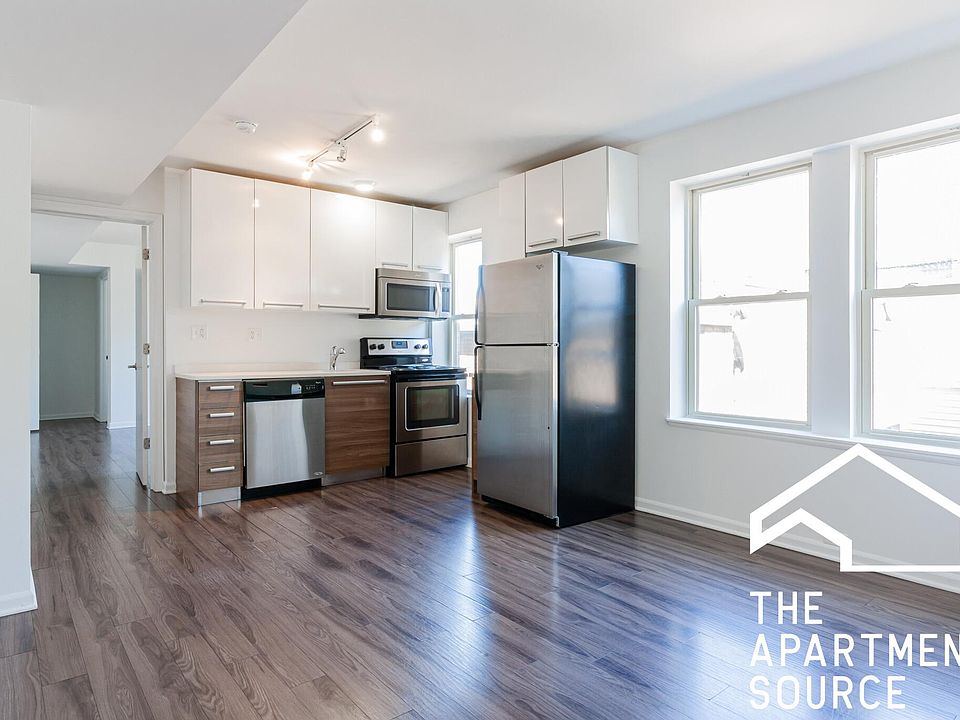 1st image of 924 W Carmen Ave #2F