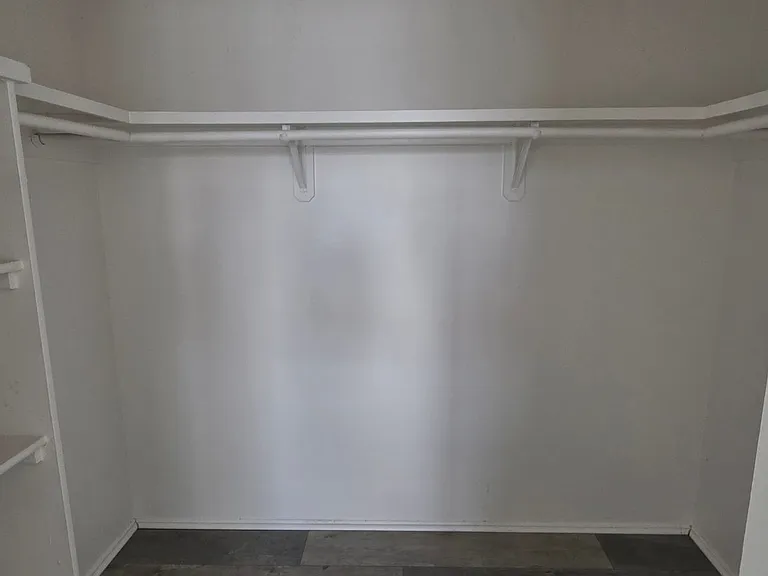 Oakwood Terrace **1 MONTH FREE MOVE IN SPECIAL — Photo 5