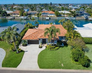 1963 Michigan Ave NE, Saint Petersburg, FL, 33703