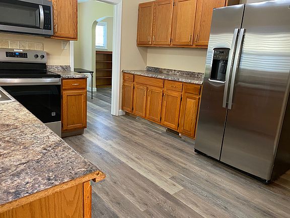 4th image of 1302 Riddle Ave