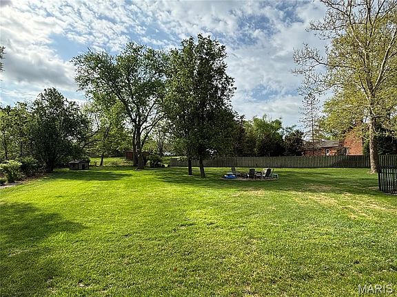 3rd image of 12576 Royal Manor Dr