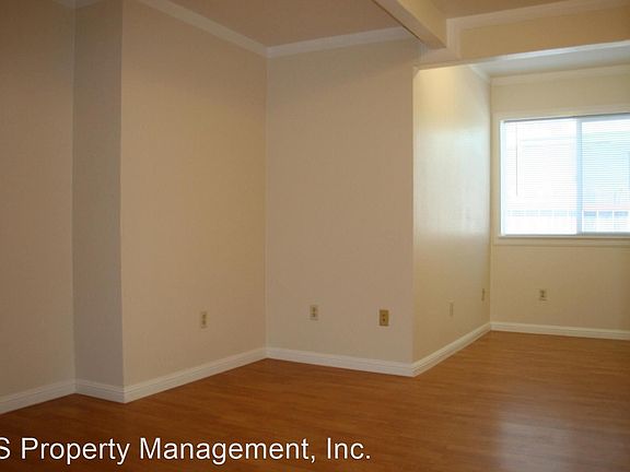 4th image of 360 Monmouth Dr