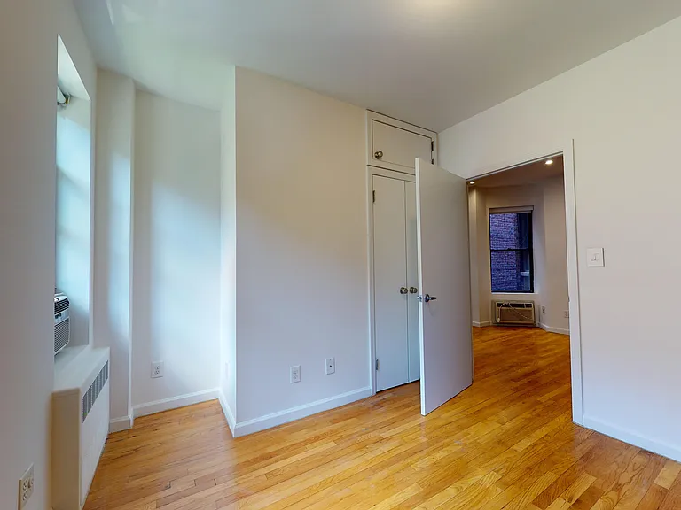 417 E 65th St #17 — Photo 7