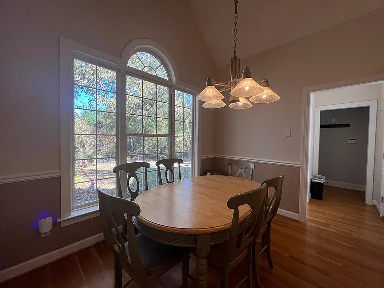 1004 Melville Ln — Photo 28