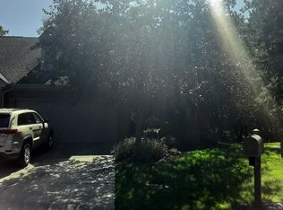 1215 Valley Cir #1, Rochester Hills, MI 48309