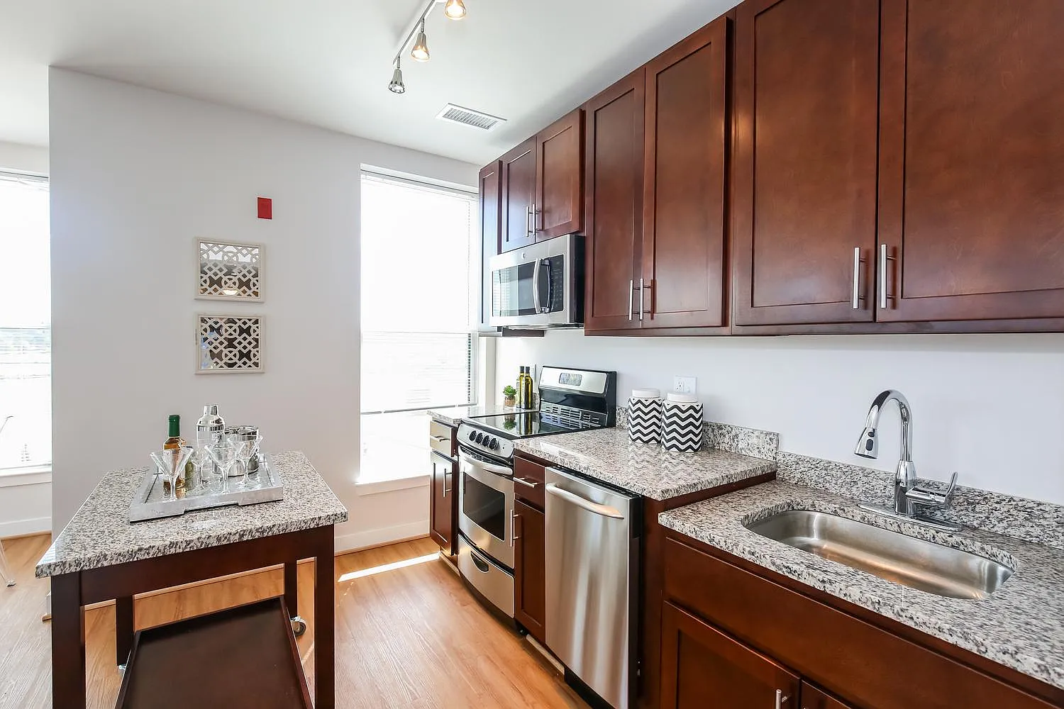 1600 Pennsylvania Ave SE Apartments — Photo 3