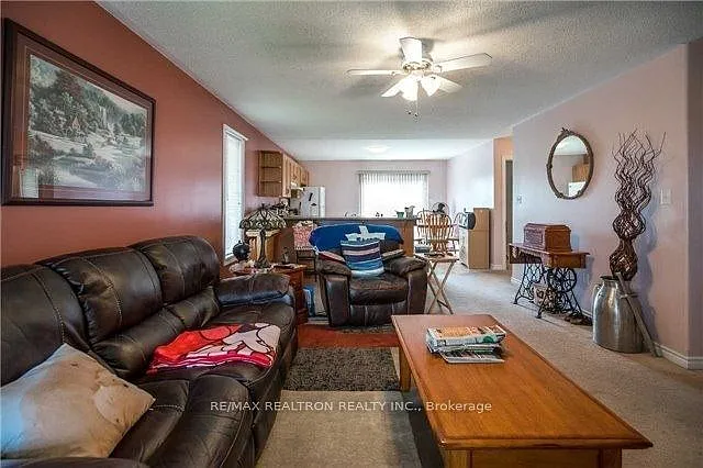 3 bed, $2,250 — Photo 3