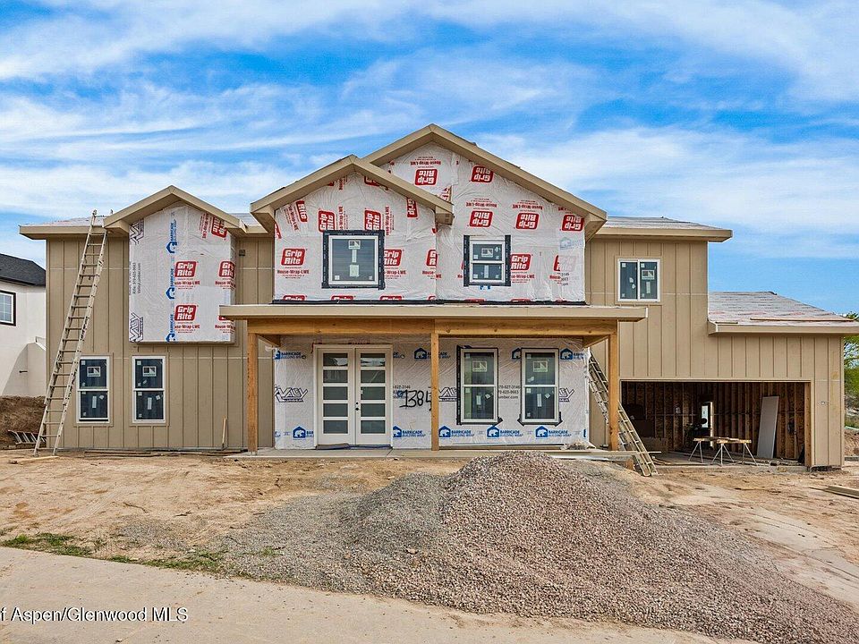 1st image of 1384 Munro Ave
