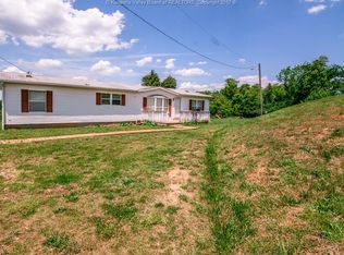 484 Hamilton Rdg, Ravenswood, WV 26164