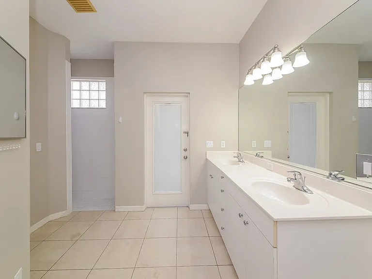 1073 Whitegate Ct — Photo 11