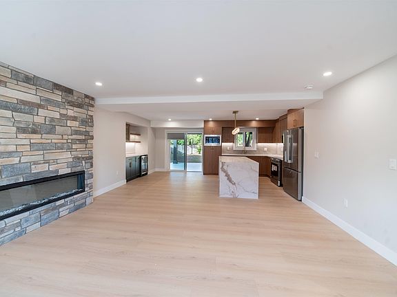 5th image of 11659 Lyon Rd