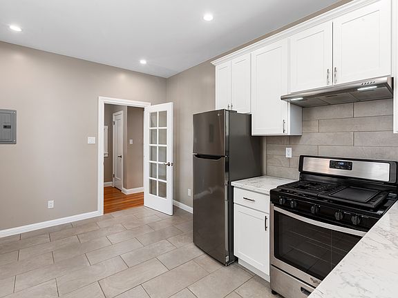 4th image of 96 Toledo Way #201