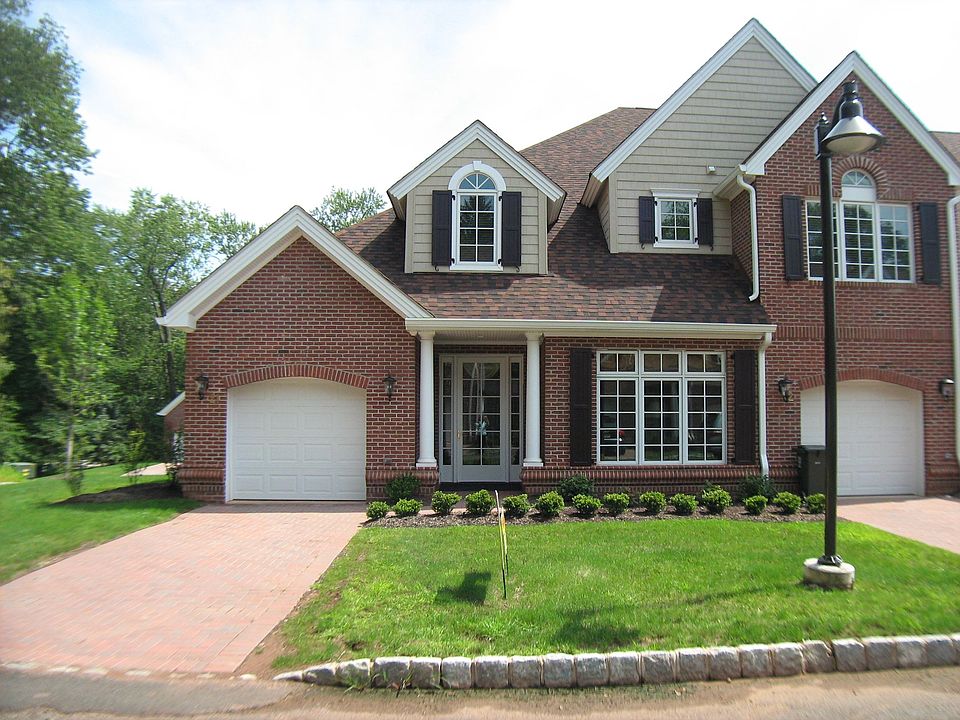 Front - 1 car garage