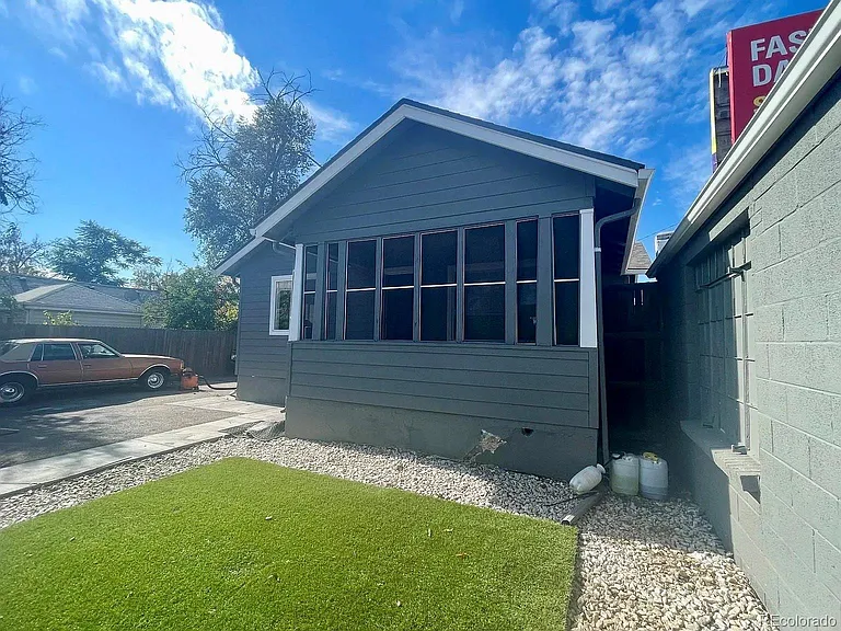 4385 Benton St — Photo 22