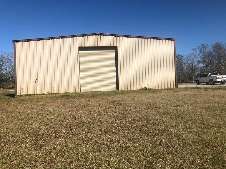 4905 Bayou Black Dr — Photo 1