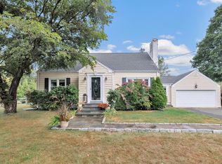 133 Strobel Rd, Trumbull, CT 06611