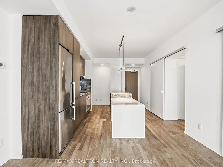1 Bloor St E #3211 — Photo 4