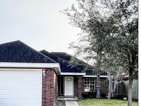 2nd image of 380 Red Rose St