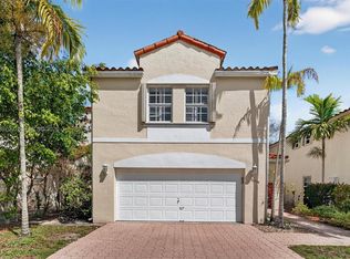 Lago Largo, Plantation, FL 33325