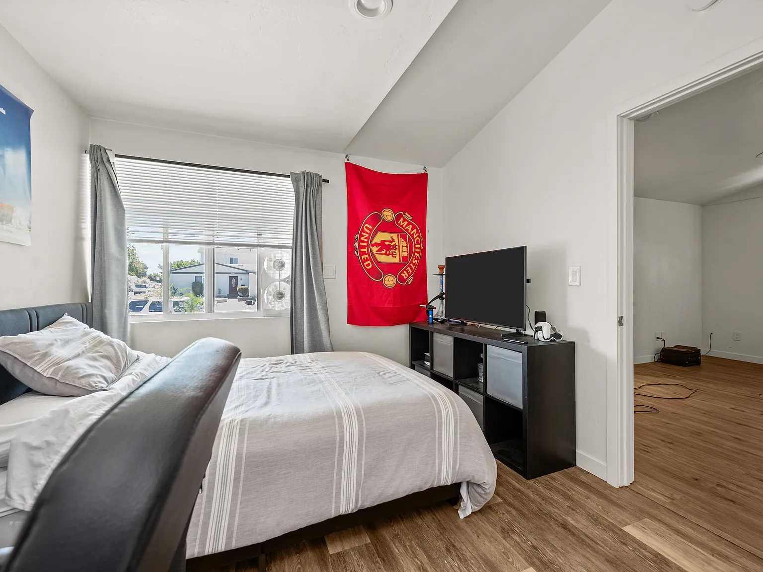 3 bed, 725 sqft, $4,600 — Photo 3