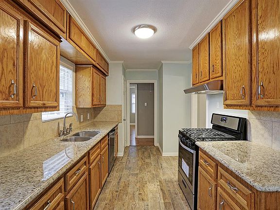 2nd image of 9618 Westview Dr