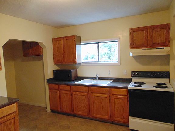 3rd image of 2358 Velma Ave
