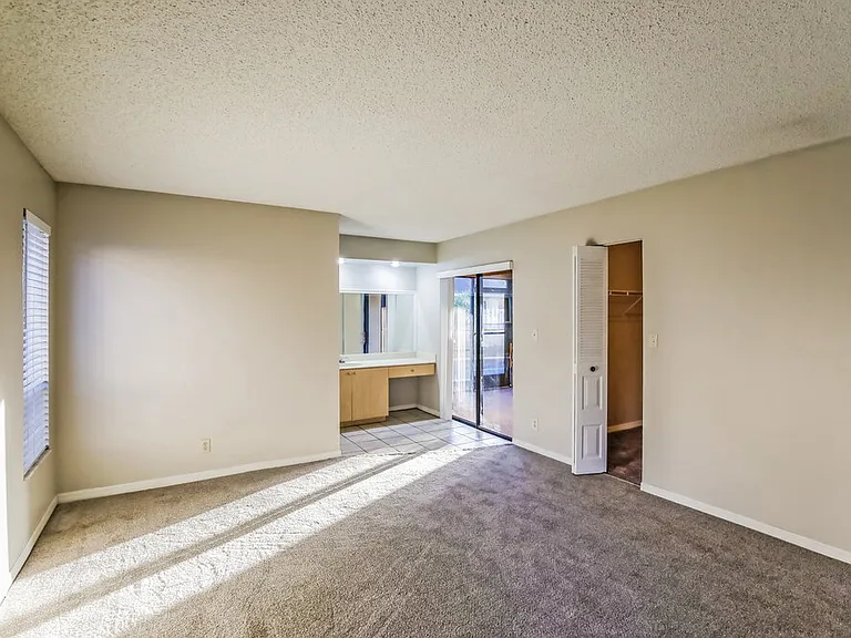 7686 NW 21st Ct — Photo 10