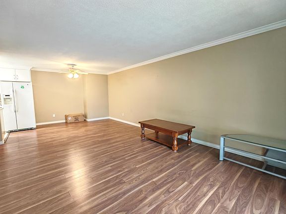 4th image of 6420 Buswell St #101
