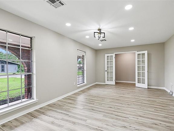 5th image of 30 River Park Dr