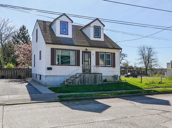 4 Peachdale Ave, Saint Catharines, ON L2M 5M3