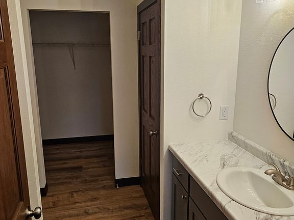 4th image of 520 21st Ave S