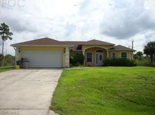 510 Hibiscus Ave, Lehigh Acres, FL 33936