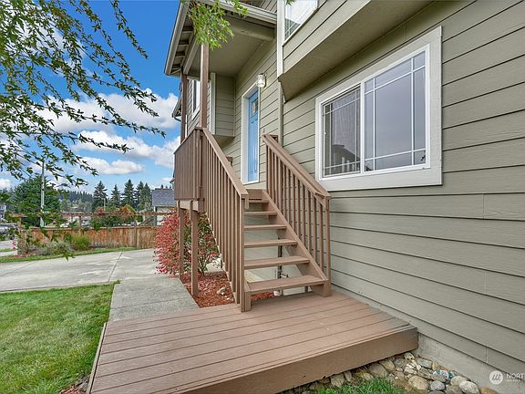 2nd image of 3124 72nd Avenue NE
