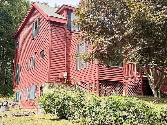 3rd image of 63 Johnson St