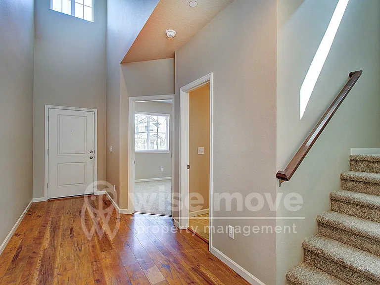 7317 N 93rd Ave — Photo 2