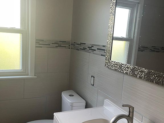3rd image of 1717 Gilbert Dr