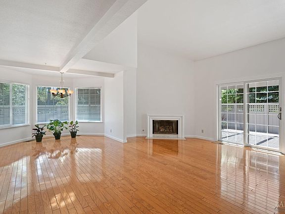 4th image of 88 Valley Club Circle