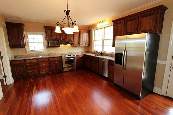 3rd image of 3312 Victoria Ct