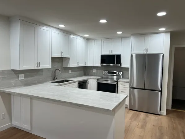 100 Scholz Plz Penthouse 11, Newport Beach, CA 92663