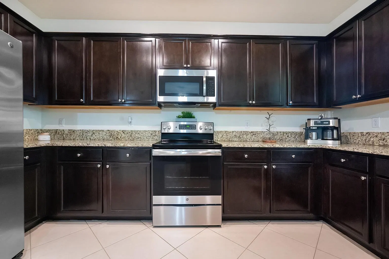 3 bed, $3,400 — Photo 1