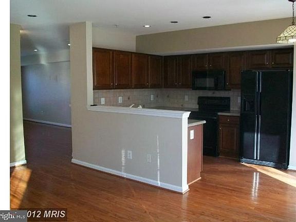 4th image of 2086 University Blvd W #10