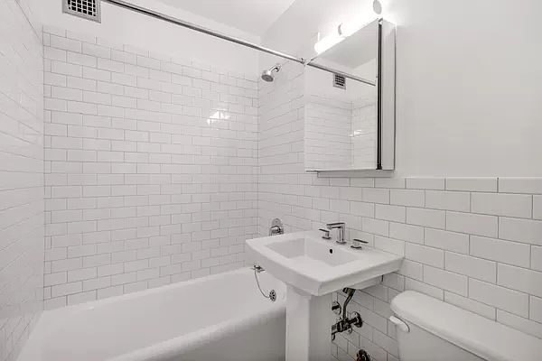 1st image of 307 E 44th St APT 1010