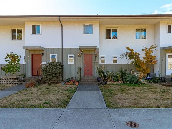 386 Burnside Rd W, Saanich, BC V8Z 1M1