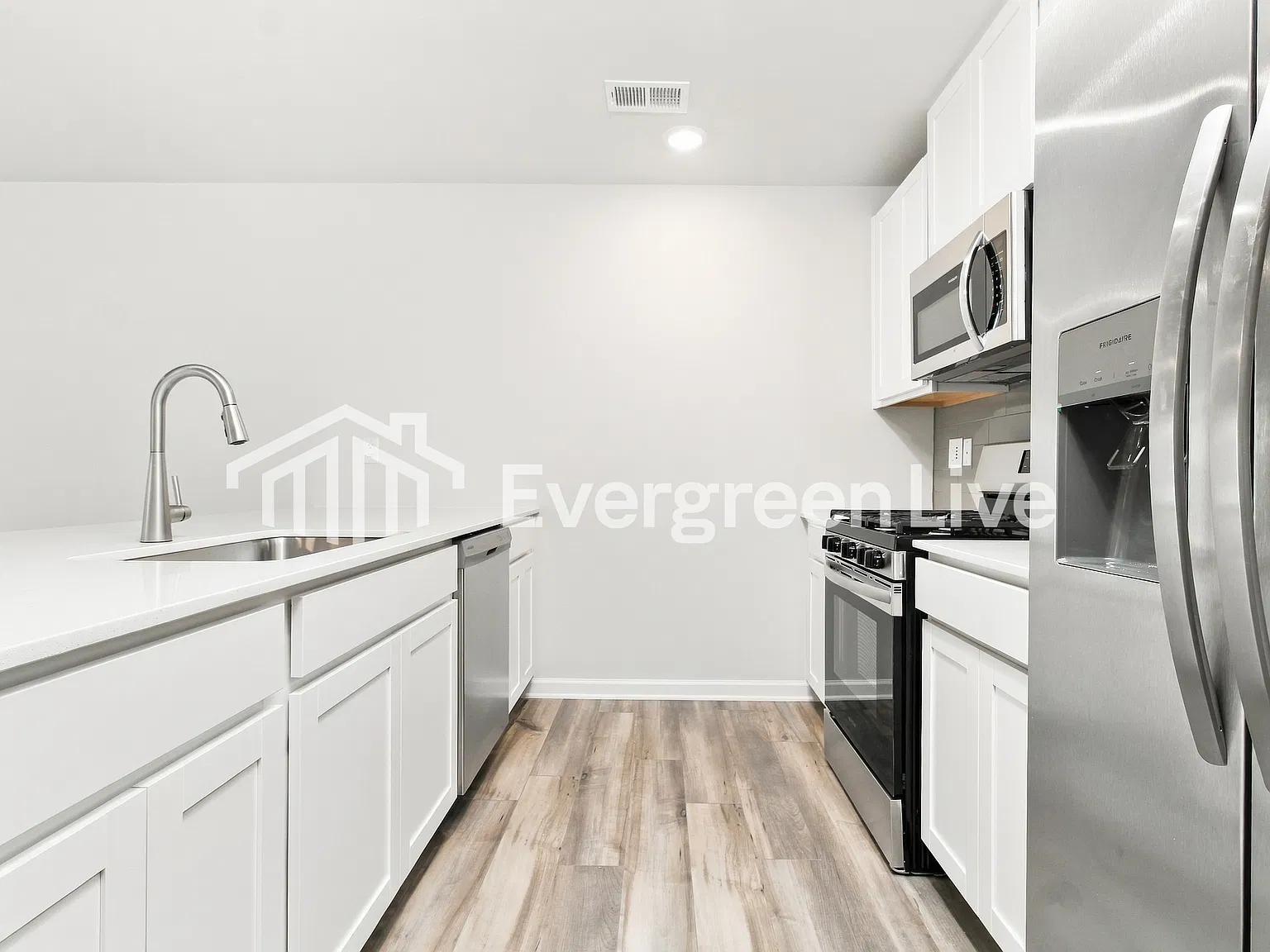 3 bed, 3.0 bath, 1403 sqft, $1,680 — Photo 4
