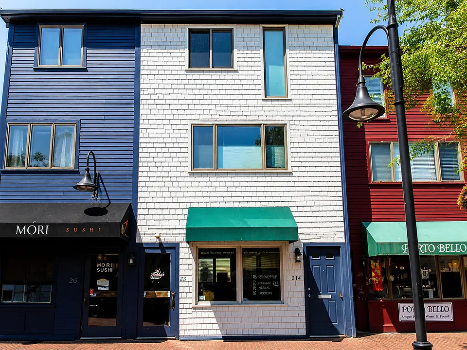 214 Goddard Row #1