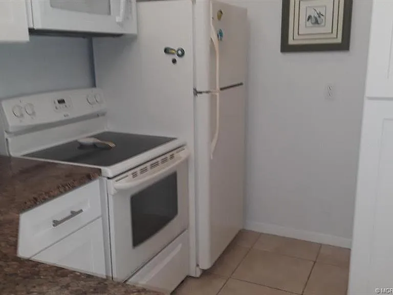 4428 NE Ocean Blvd #B1 — Photo 2