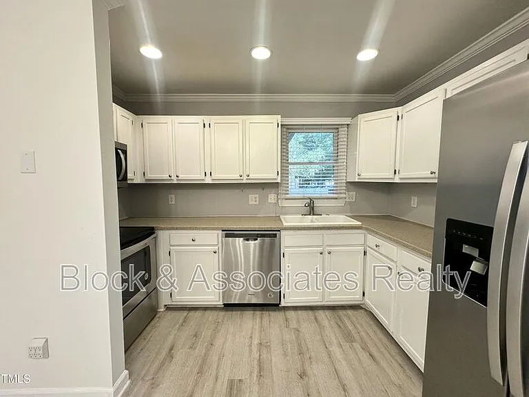200 W Woodcroft Pkwy #57A — Photo 9