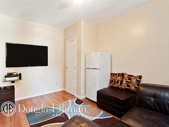 4th image of 530 Manhattan Ave APT 61